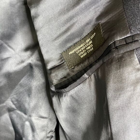 Jos.A.Bank Wool & Cashmere Blend Single Breasted Classic Navy Blazer Sports Coat - Picture 15 of 15